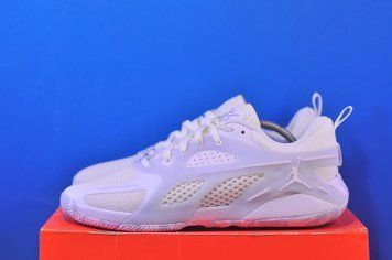 Кросівки Nike Air Jordan Heir Basketball Trainers HV4058-101 HV4058-101 фото