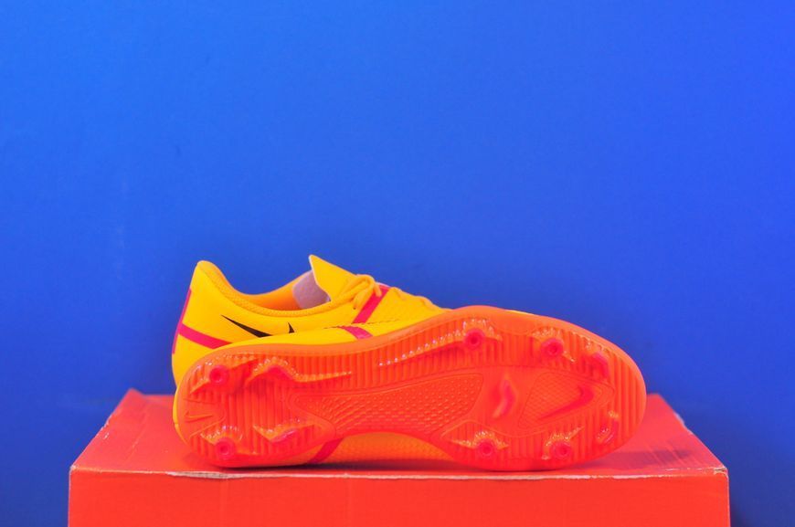 Бутси Nike Phantom GT 2 Club FG/MG DA5640-808 DA5640-808 фото