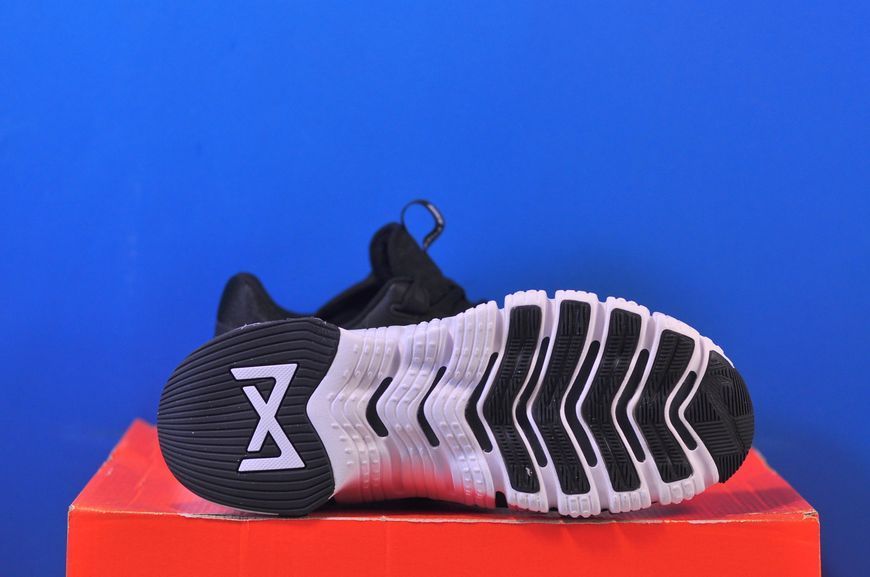 Кросівки Nike Free Metcon 5 DV3950-001 DV3950-001 фото