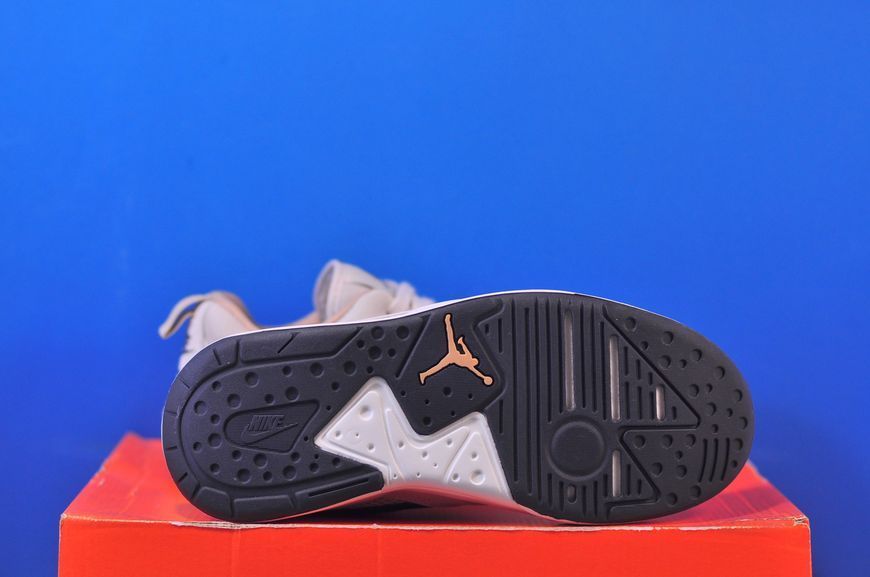 Кросівки Nike Jordan CMFT Era HJ6778-120 HJ6778-120 фото