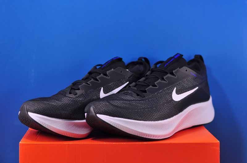 Кросівки Nike Zoom Fly 4 CT2392-001 фото