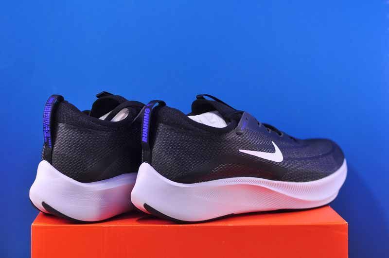 Кросівки Nike Zoom Fly 4 CT2392-001 фото