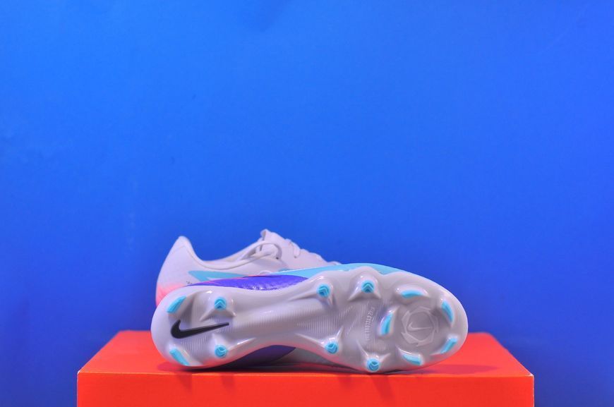 Бутси Nike Phantom 6 Low Academy FG/MG IQ4157-300 IQ4157-300 фото
