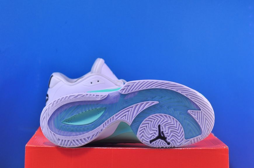 Кросівки Nike Air Jordan Luka 3 Photo Finish White HQ5054-107 фото