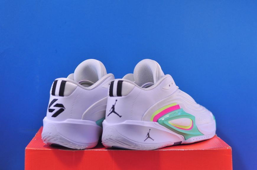 Кросівки Nike Air Jordan Luka 3 Photo Finish White HQ5054-107 фото
