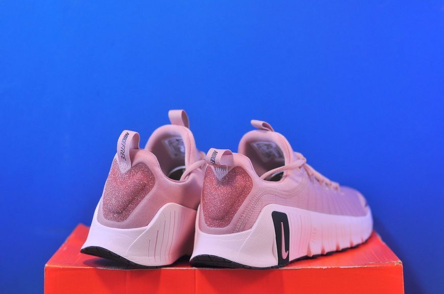 Кросівки Nike Free Metcon 6 HF1208-600 HF1208-600 фото