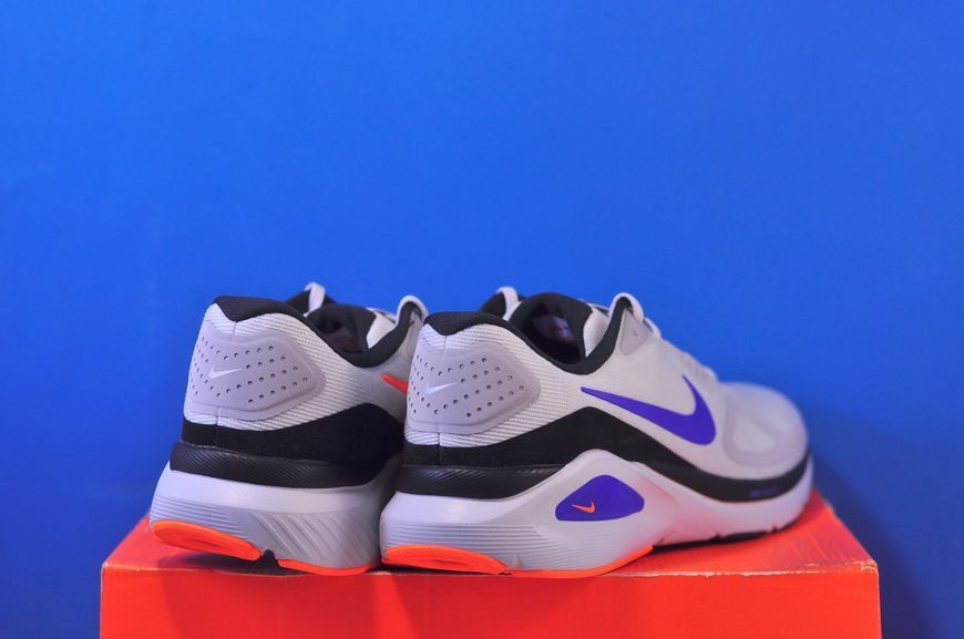 Кросівки Nike Structure 26 Pure Platinum Running HJ1102-004 HJ1102-004 фото