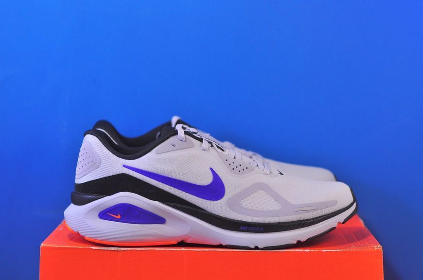 Кросівки Nike Structure 26 Pure Platinum Running HJ1102-004 HJ1102-004 фото