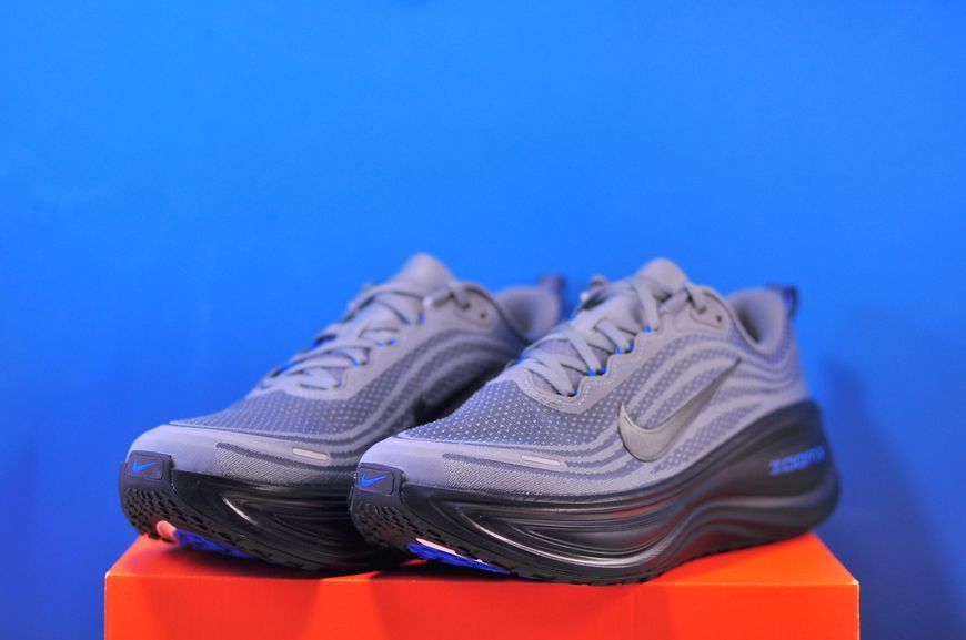 Кросівки Nike Vomero Plus HV8150-011 HV8150-011 фото