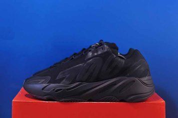 Кросівки Adidas Yeezy Boost 700 MNVN 'Triple Black' FV4440 фото
