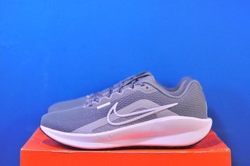 Кросівки Nike Downshifter 13 FD6454-010 FD6454-010 фото