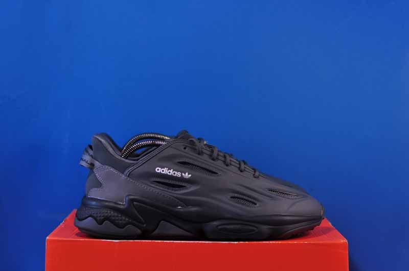 Кросівки Adidas Ozweego Celox IE1635 IE1635 фото