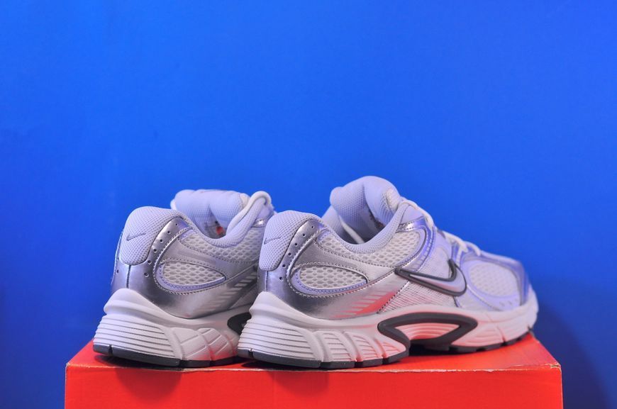 Кросівки Nike V5 Rnr HQ7901-103 HQ7901-103 фото