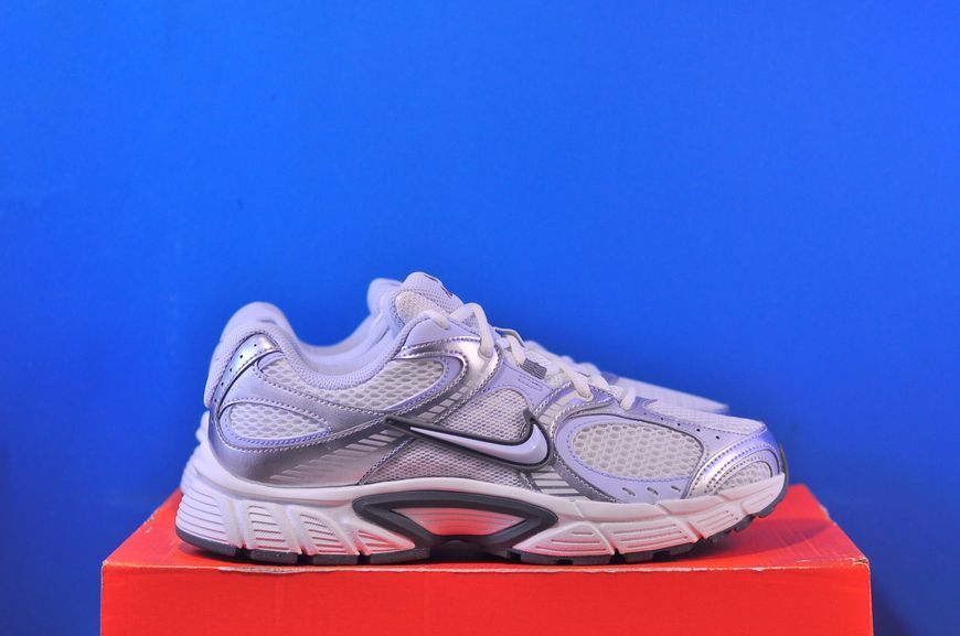 Кросівки Nike V5 Rnr HQ7901-103 HQ7901-103 фото
