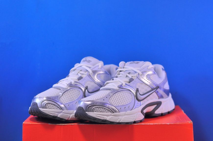 Кросівки Nike V5 Rnr HQ7901-103 HQ7901-103 фото