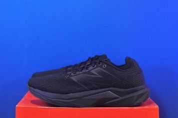 Кросівки New Balance FuelCell Propel v5 Triple Black MFCPRLK5 MFCPRLK5 фото