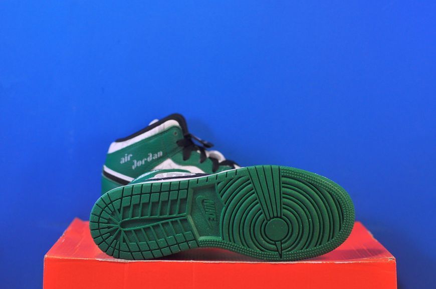 Кросівки Nike Jordan 1 Mid SE Overbranded HF3200-300 HF3200-300 фото