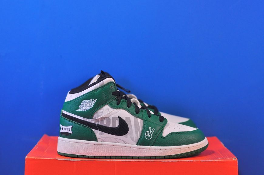 Кросівки Nike Jordan 1 Mid SE Overbranded HF3200-300 HF3200-300 фото