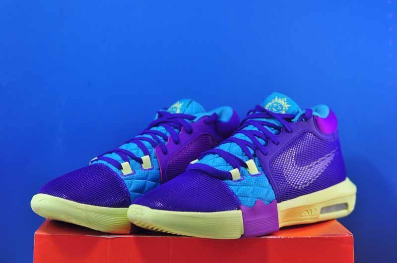 Кросівки Nike LeBron Witness 8 FB2239-500 FB2239-500 фото
