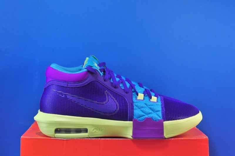 Кросівки Nike LeBron Witness 8 FB2239-500 FB2239-500 фото