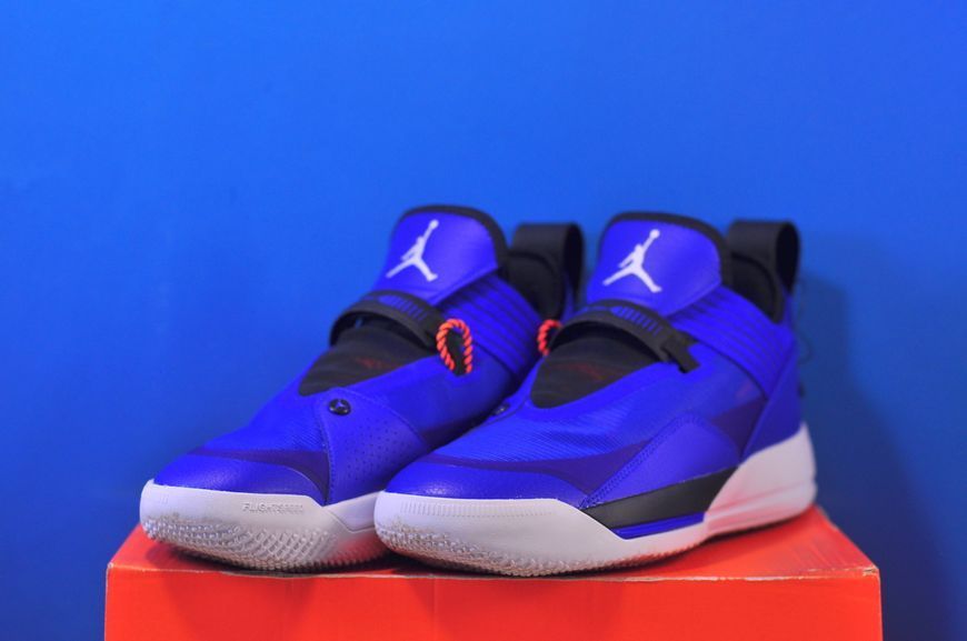 Кросівки Nike Air Jordan 33 SE CD9560-401 CD9560-401 фото