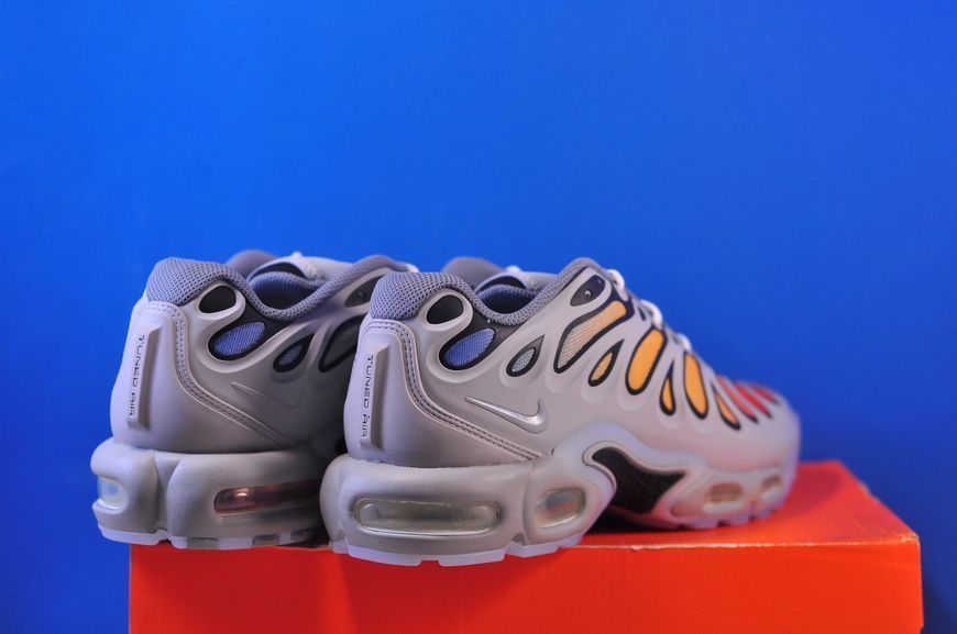 Кросівки Nike Air Max Plus Drift Shoes Grey FD4290-002 фото