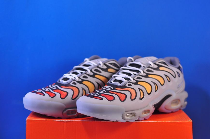 Кросівки Nike Air Max Plus Drift Shoes Grey FD4290-002 фото