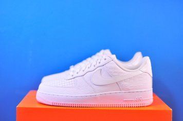 Кросівки Nike Air Force 1 '07 Lx HF2893-100 HF2893-100 фото
