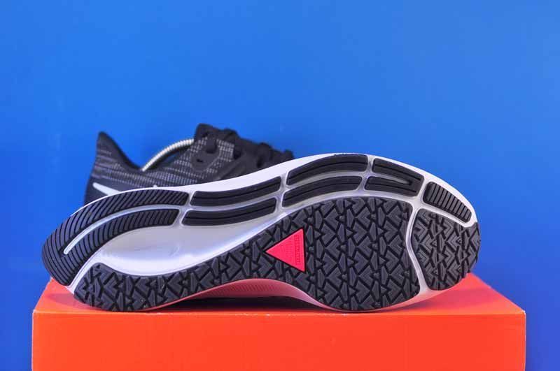 Кросівки Nike Air Zoom Pegasus 38 Shield Black DC4073-001 фото