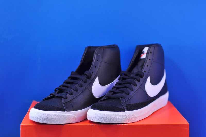 Кросівки Nike Blazer Mid 77 Vintage BQ6806-002 фото