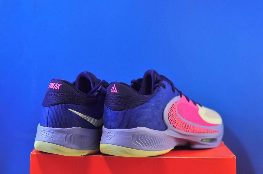 Кроcівки Nike Zoom Freak 4 DO9680-400 DO9680-400 фото