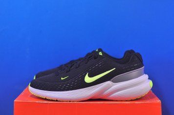 Кросівки Nike Uplift SC IB2765-009 IB2765-009 фото