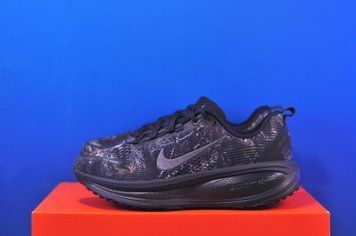 Кросівки Nike Vomero 18 Premium IF4456-001 IF4456-001 фото