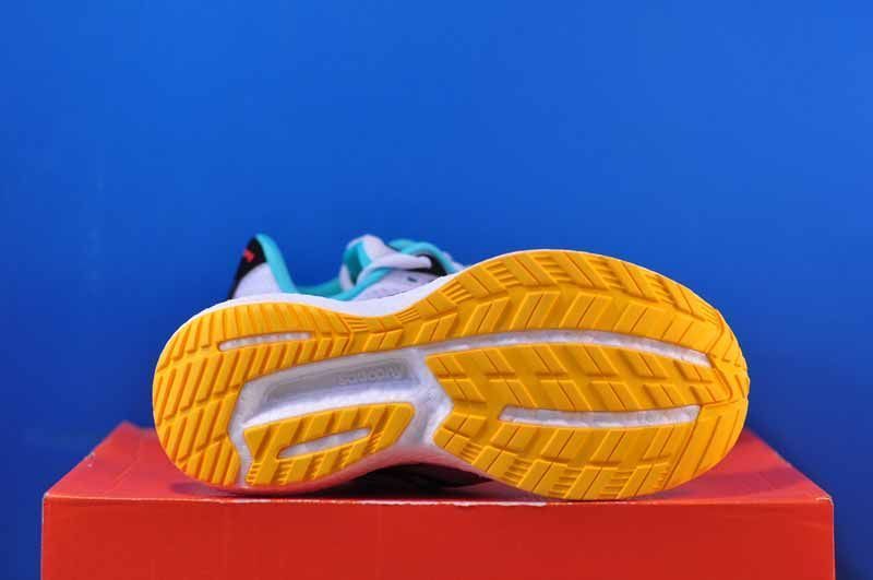 Кросівки Saucony Triumph 19 S10678-84 S10678-84 фото