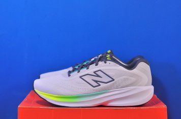 Кросівки New Balance Fresh Foam 680's V9 M68025Z M68025Z фото