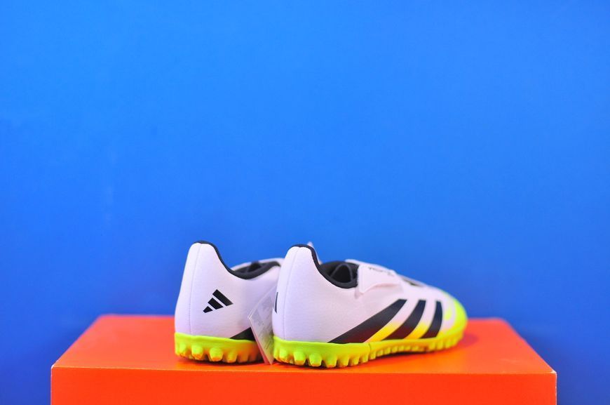 Сороконіжки Adidas Predator Club JH8871 JH8871 фото