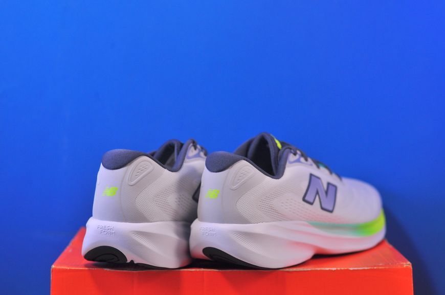 Кросівки New Balance Fresh Foam 680's V9 M68025Z M68025Z фото