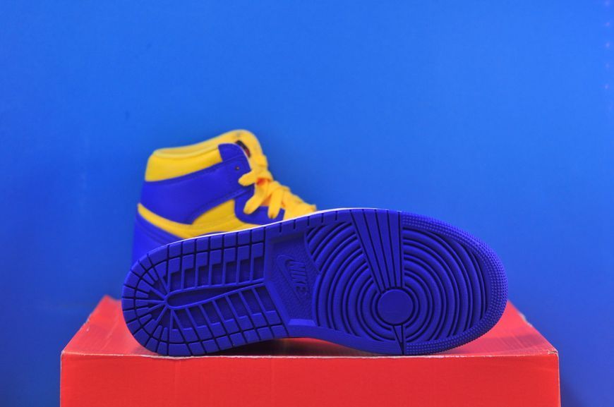 Кросівки Nike Air Jordan 1 Retro Hi OG "Reverse Laney" FD2596-700 фото