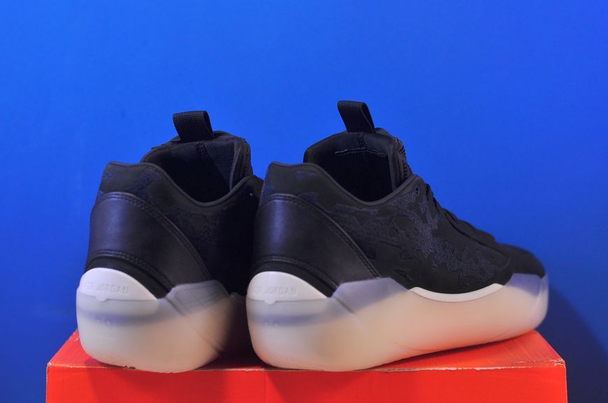 Кросівки Nike Air Jordan Xxxix "Noir" HF0370-001 HF0370-001 фото