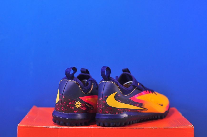 Сороканіжки Nike Phantom 6 Low Academy TF Orange/Blue HQ2040-800 HQ2040-800 фото