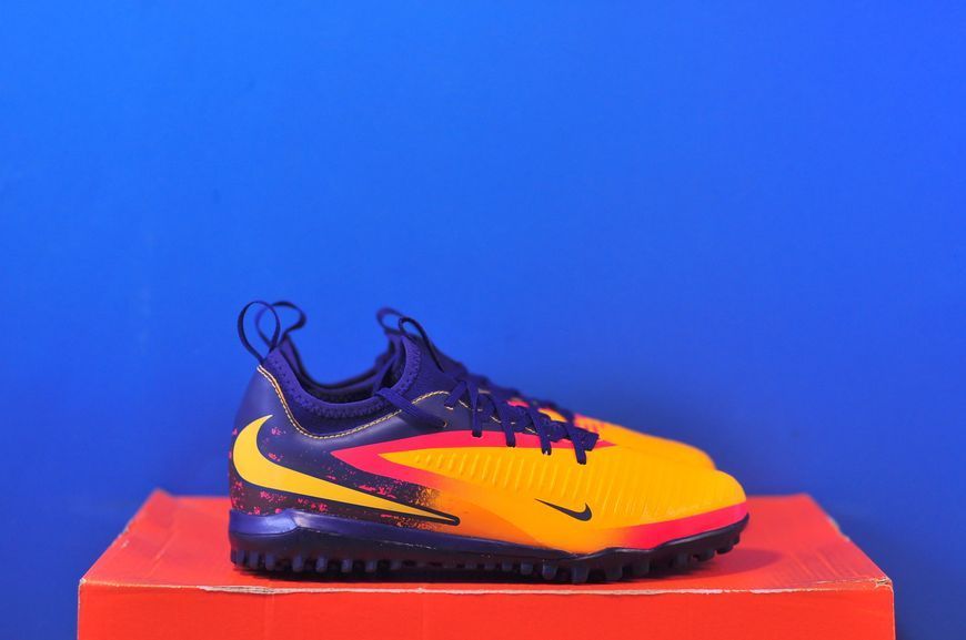 Сороканіжки Nike Phantom 6 Low Academy TF Orange/Blue HQ2040-800 HQ2040-800 фото
