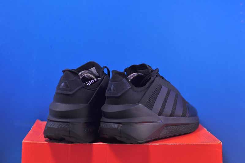 Кросівки Adidas Avryn Black IE2642 IE2642 фото