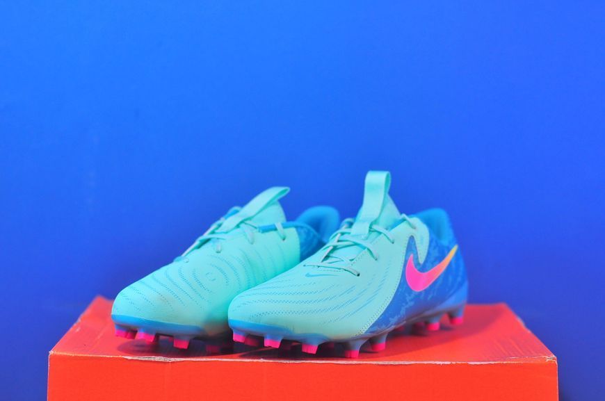 Бутси Nike JR Phantom GX 2 Academy LV8 FG/MG FQ7390-300 FQ7390-300 фото