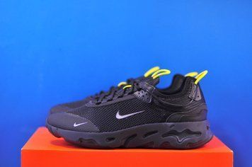 Кросівки Nike React Live DO6707-001 DO6707-001 фото