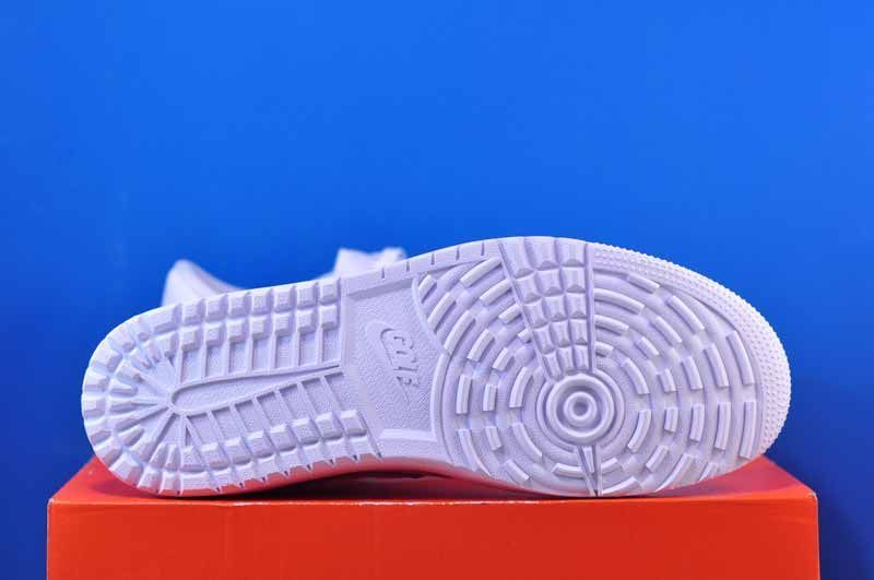 Кросівки Nike Jordan 1 Low DD9315-101 фото