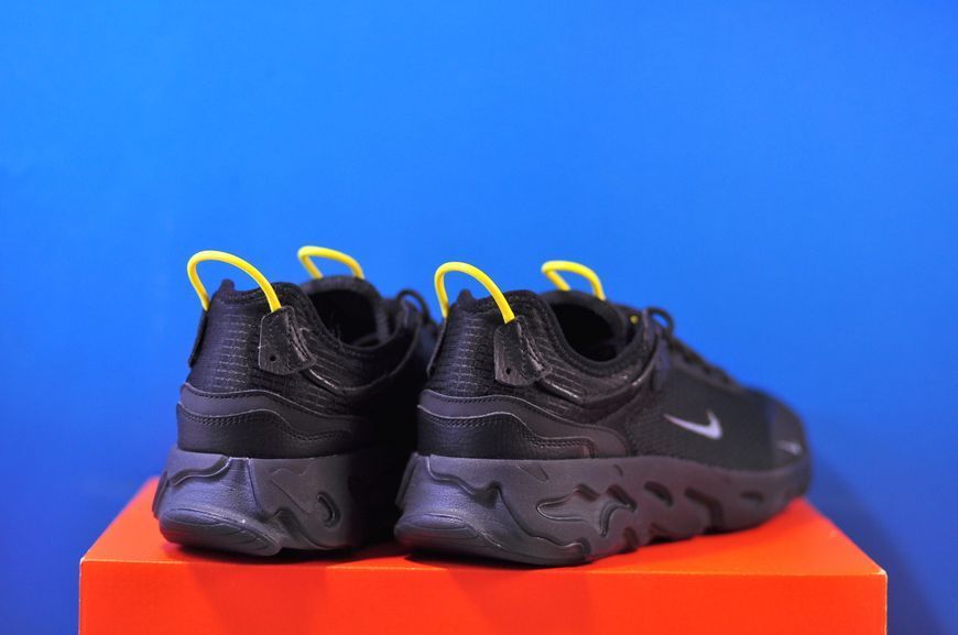 Кросівки Nike React Live DO6707-001 DO6707-001 фото