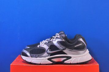Кросівки Nike V5 Rnr HQ7901-300 HQ7901-300 фото