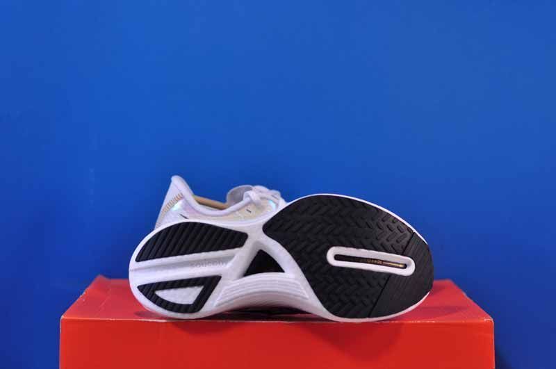 Кросівки Saucony Endorphin Pro 3 S10755-13 S10755-13 фото