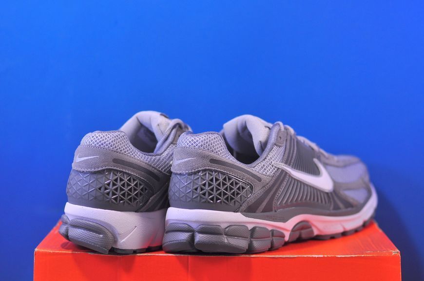 Кросівки Nike Zoom Vomero 5 HF1553-003 HF1553-003 фото