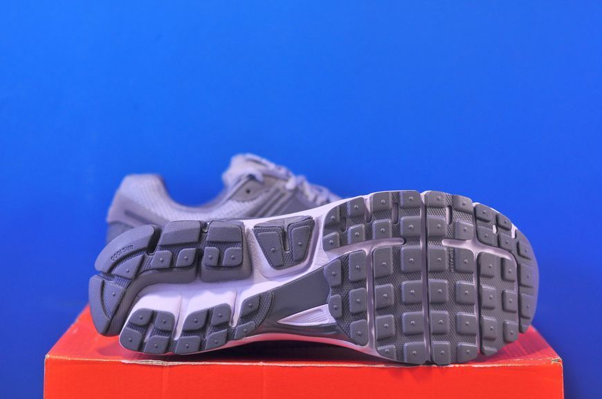 Кросівки Nike Zoom Vomero 5 HF1553-003 HF1553-003 фото